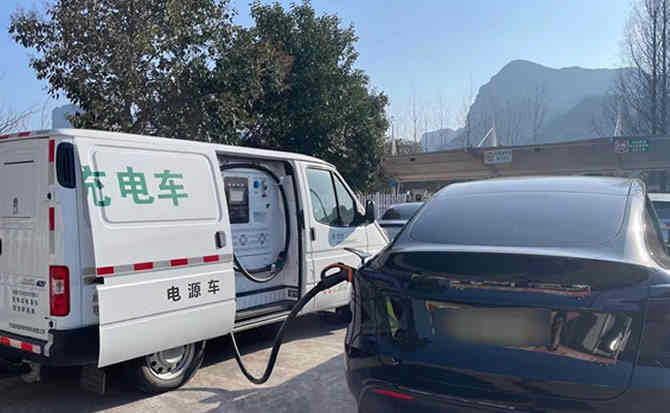 福海汽车搭电